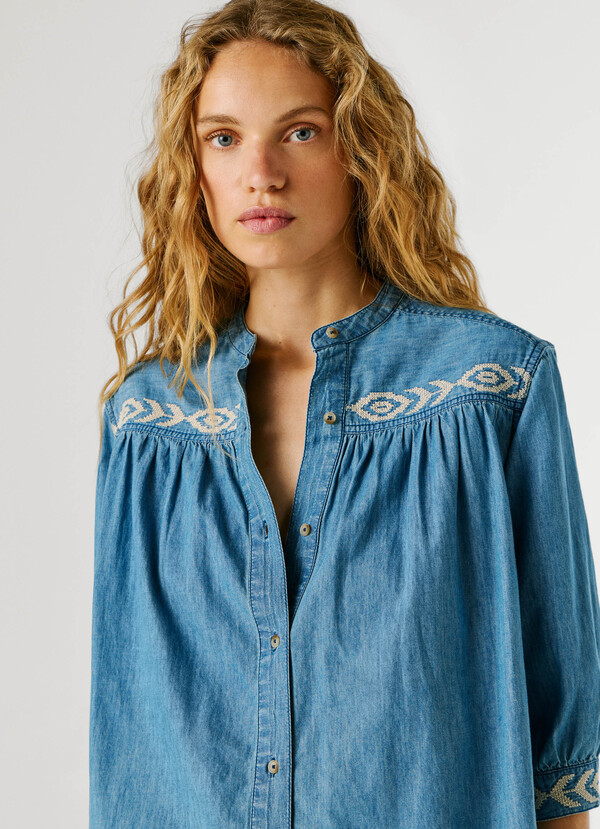 REGULAR FIT DENIM BLOUSE
