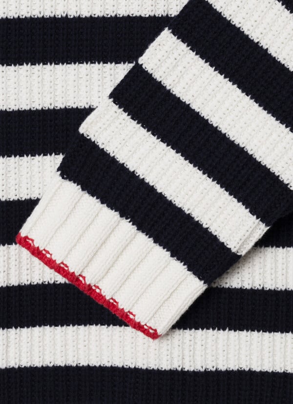 V-NECK KNIT JUMPER