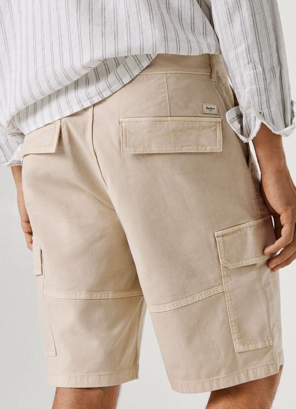 REGULAR FIT CARGO SHORTS
