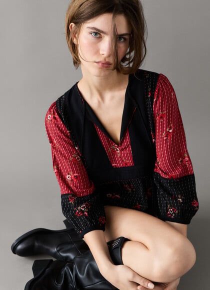 COLOR BLOCK FLUID BLOUSE