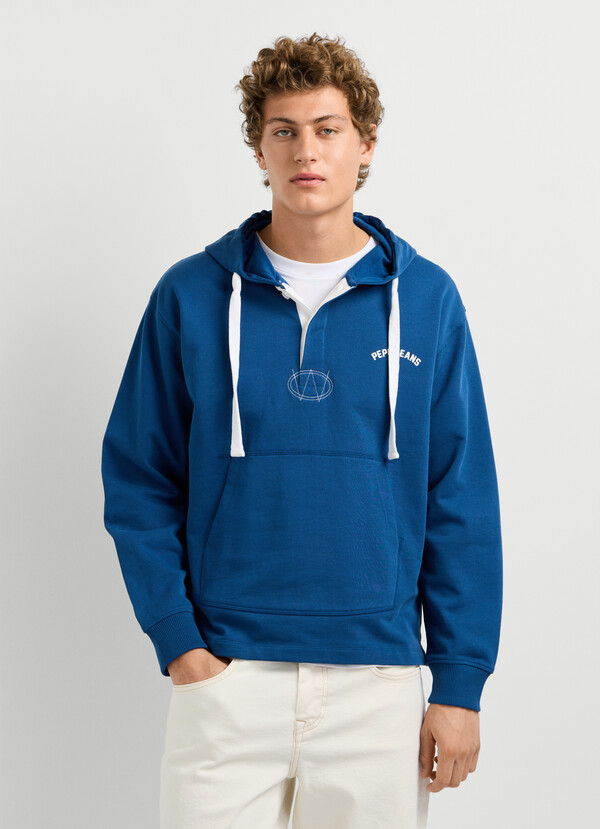 CASUAL FIT HOODIE