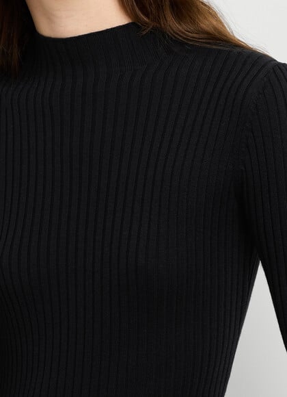 RIBBED MAXI DRESS