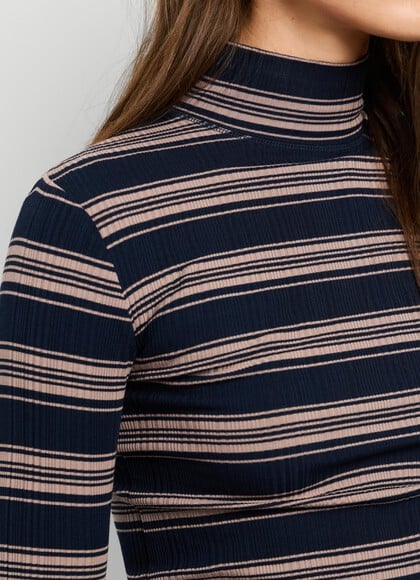 LONG SLEEVE RIBBED T-SHIRT