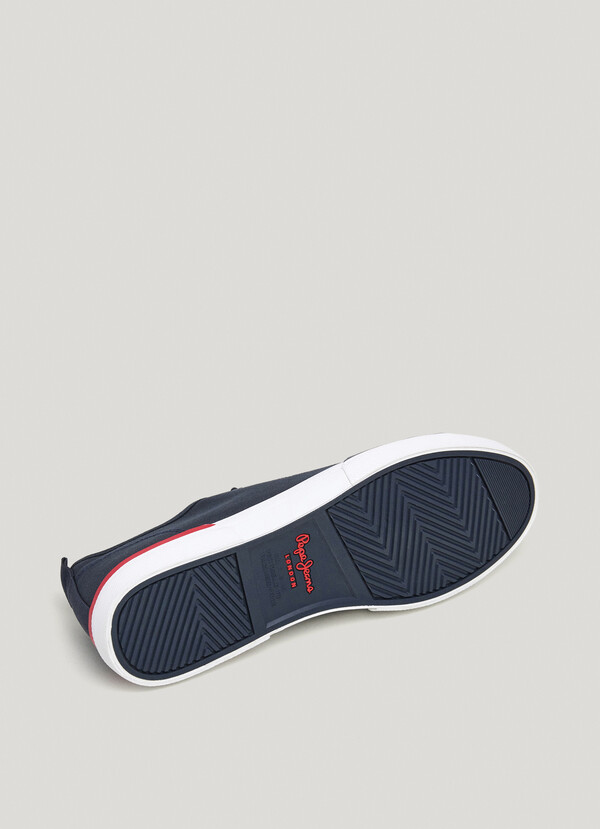 CLASSIC CANVAS TRAINERS