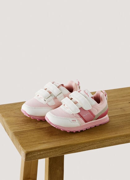 RUNNING TRAINERS WITH VELCRO CLOSURE