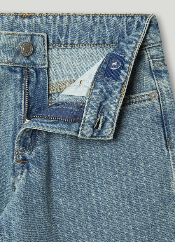 LEXY - HIGH-RISE WIDE FIT JEANS