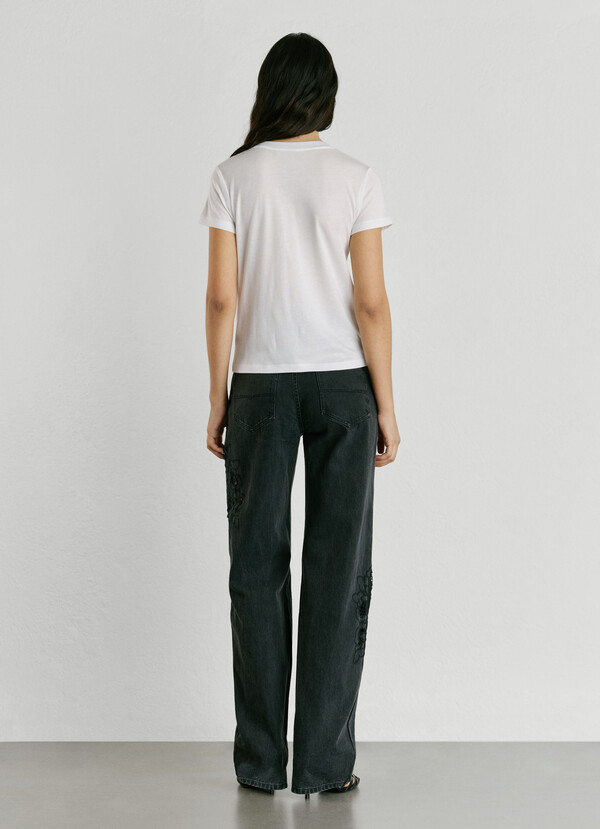 EMBROIDERED W11 LOGO T-SHIRT