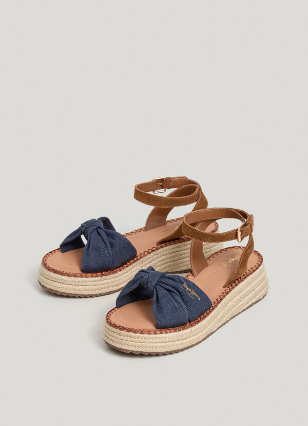 WEDGE SANDALS WITH CROSS STRAPS