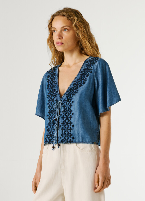 EMBROIDERED DETAILS BLOUSE