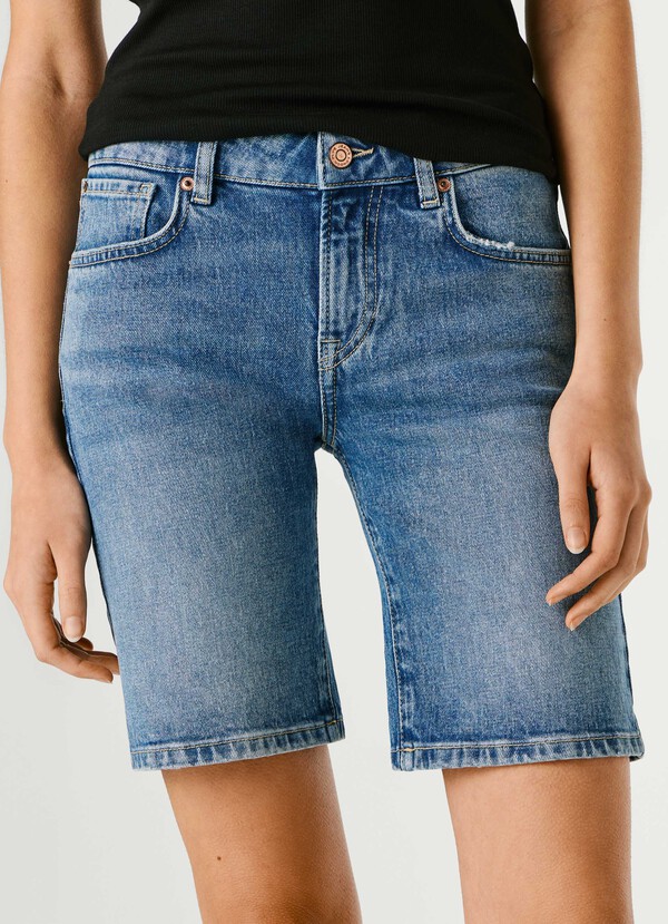 SLIM FIT DENIM SHORTS