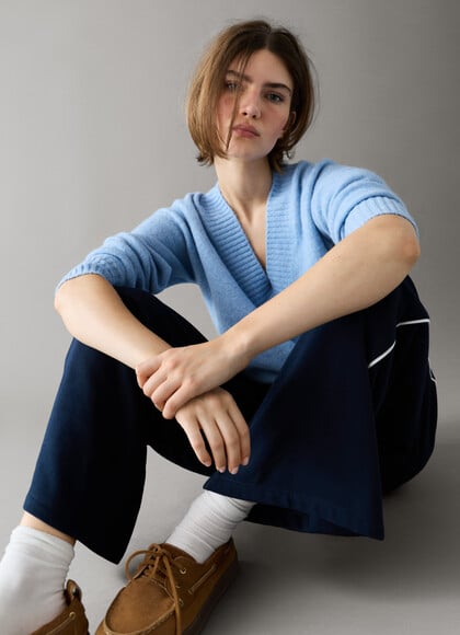 V-NECK KNIT JUMPER