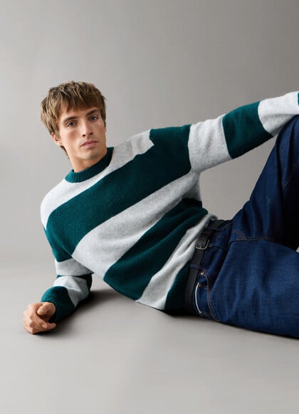 CASUAL FIT CREW NECK KNIT JUMPER