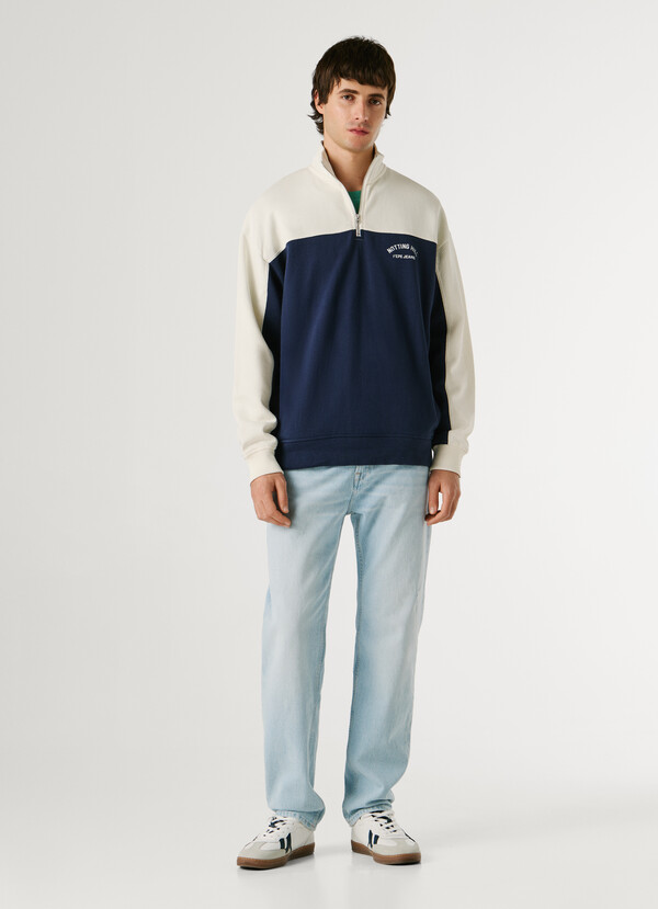HIGH NECK HALF-ZIP SWEATSHIRT