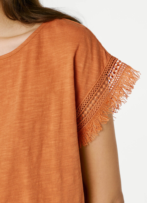 CREW NECK T-SHIRT WITH FRINGES