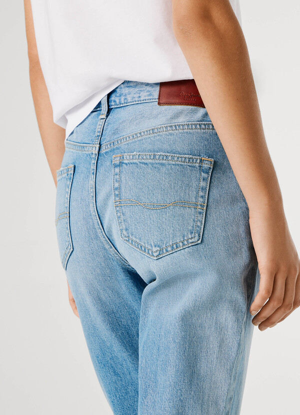 VIOLET - HIGH-RISE TAPER FIT JEANS