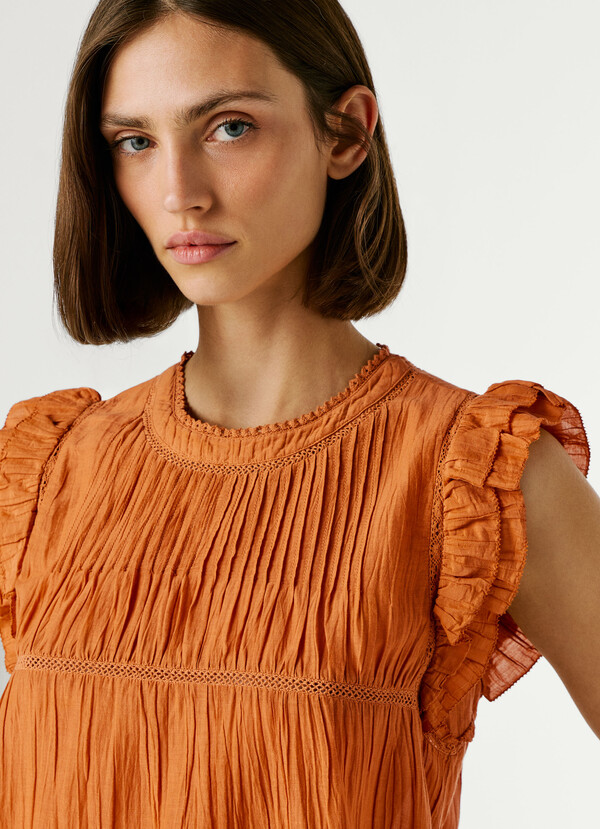PLEATED DETAILS BLOUSE