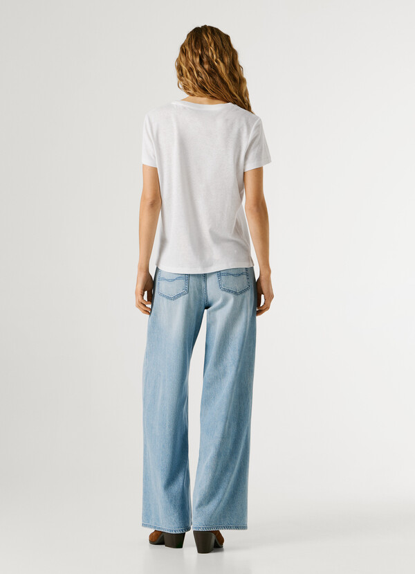 EMBROIDERED LOGO T-SHIRT
