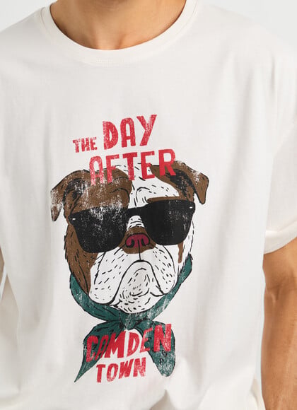 CASUAL FIT PRINTED GRAPHIC T-SHIRT