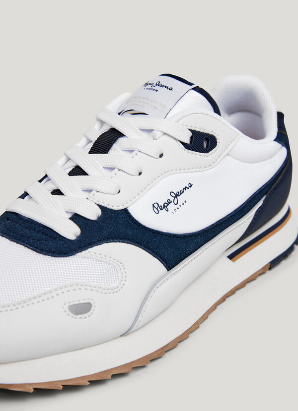 LEATHER TRAINERS WITH SUEDE DETAILS