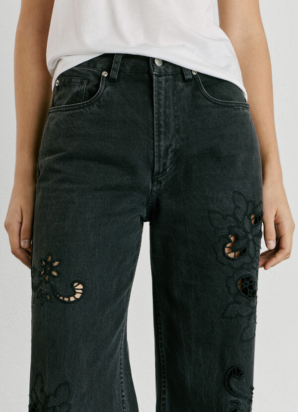 EDEN- HIGH-RISE STRAIGHT FIT JEANS