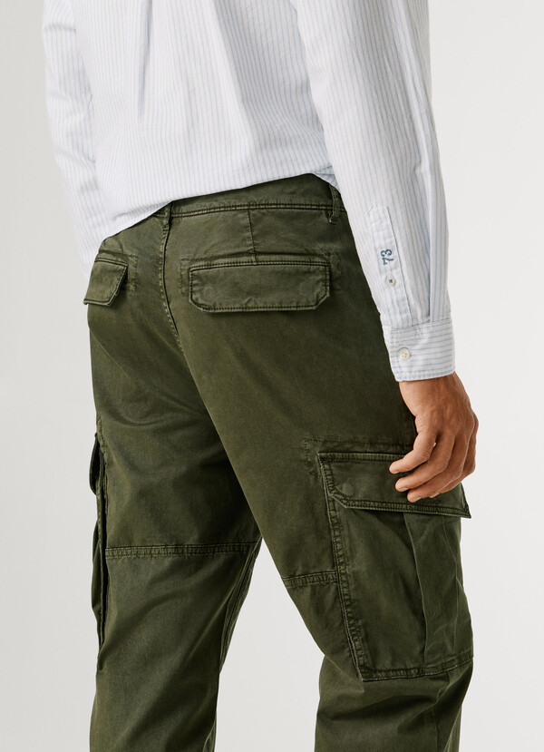 REGULAR FIT TWILL CARGO TROUSERS