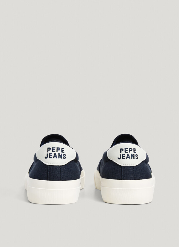 CLASSIC CANVAS TRAINERS