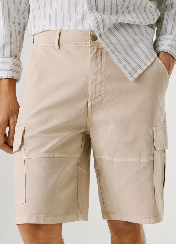 REGULAR FIT CARGO SHORTS