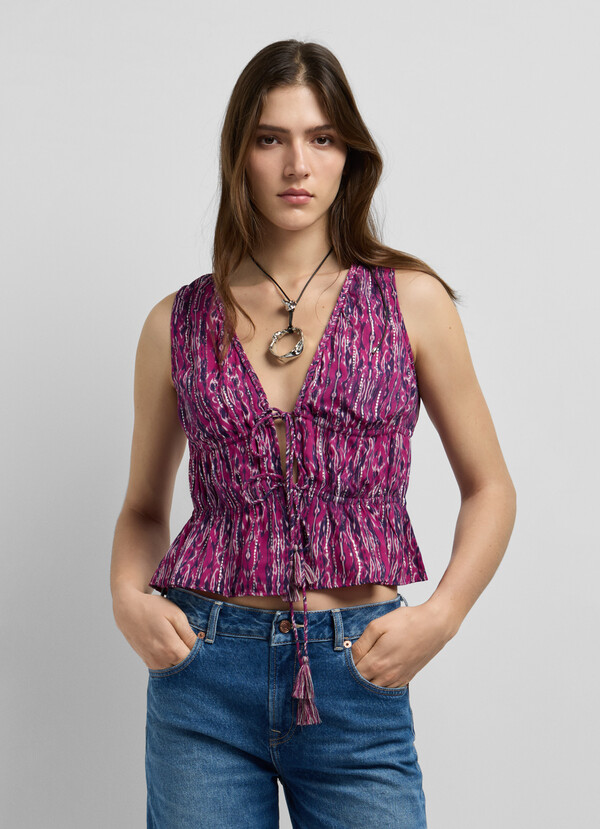 V-NECK SLEEVELESS TOP