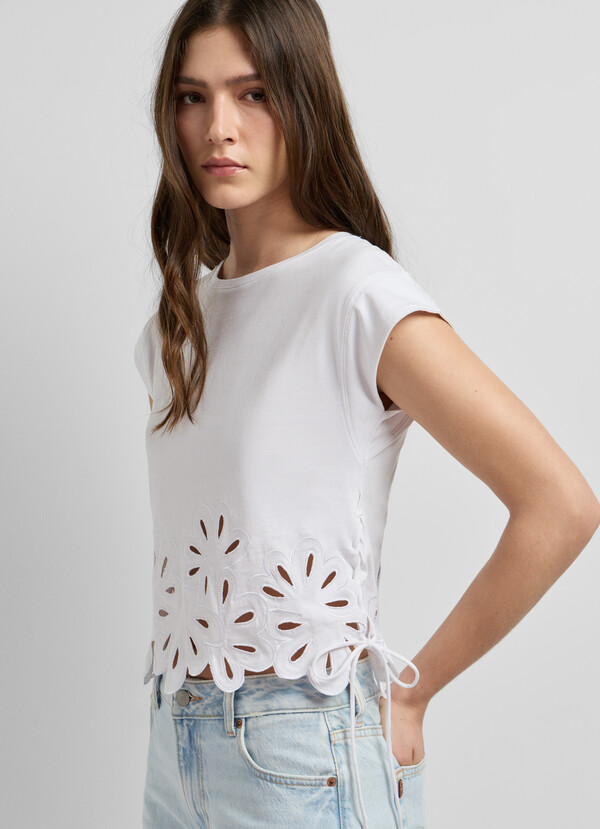 T-SHIRT WITH OPENWORK FLOWERS