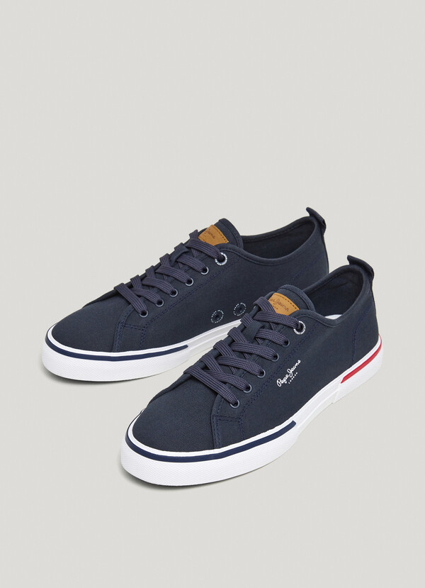 CLASSIC CANVAS TRAINERS