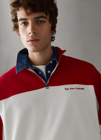 HIGH NECK CASUAL FIT SWEATSHIRT