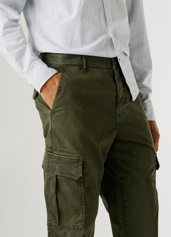 REGULAR FIT TWILL CARGO TROUSERS
