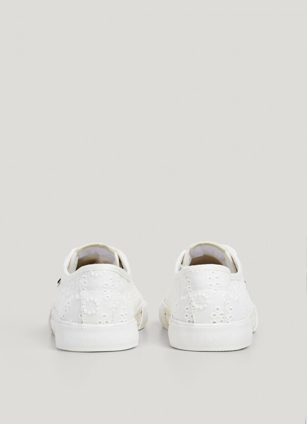 CLASSIC TRAINERS WITH EMBROIDERED DETAILS