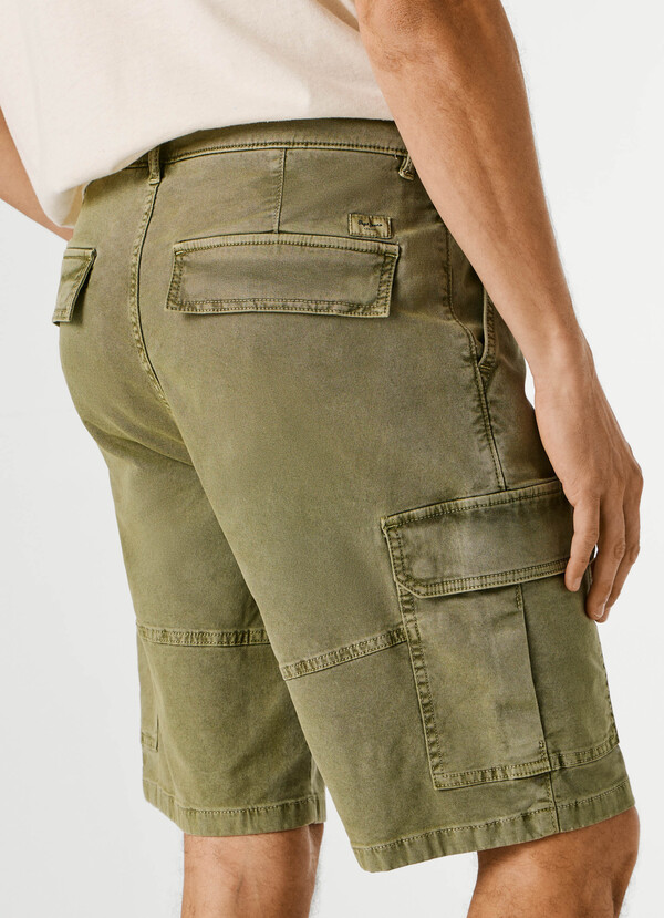REGULAR FIT CARGO SHORTS