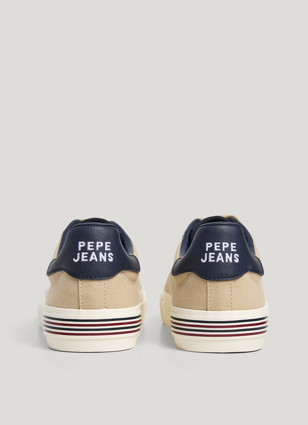 CLASSIC CANVAS TRAINERS