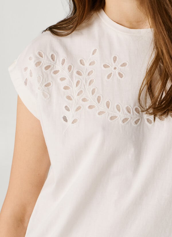 T-SHIRT WITH OPENWORK FLORAL DETAILS