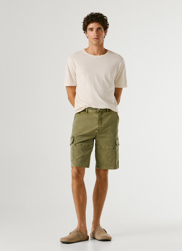 REGULAR FIT CARGO SHORTS