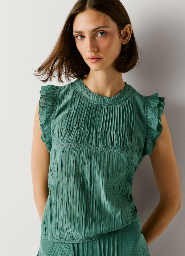 PLEATED DETAILS BLOUSE