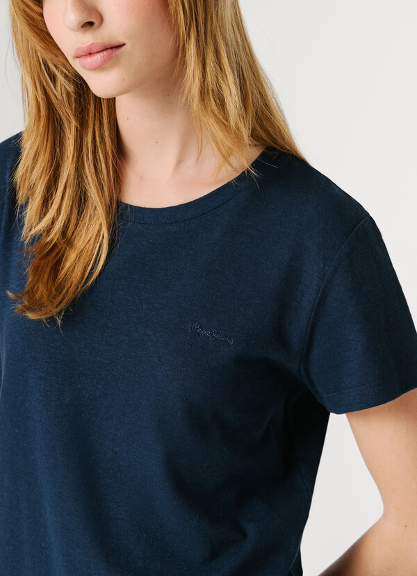 EMBROIDERED LOGO T-SHIRT