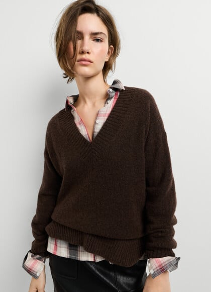 V-NECK KNIT JUMPER