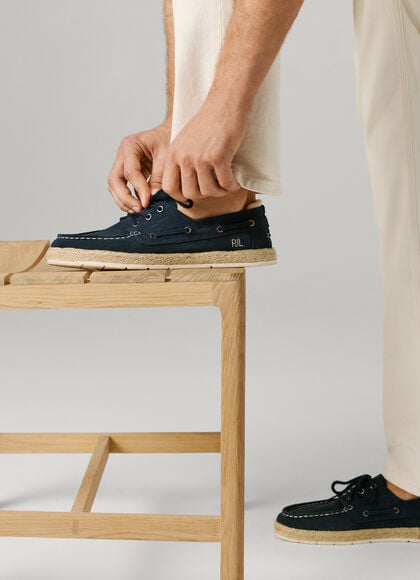 SUEDE BOAT SHOES