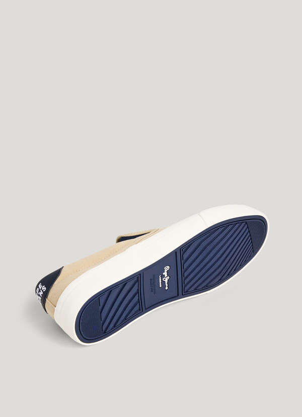 CLASSIC CANVAS TRAINERS
