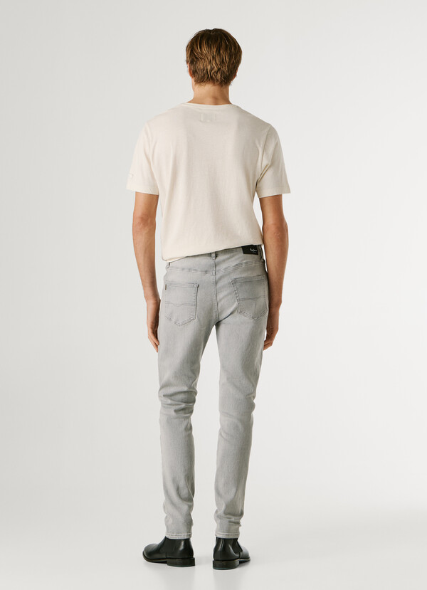 SKINNY FIT MID-RISE JEANS - FINSBURY