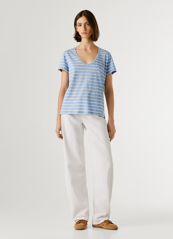 V-NECK STRIPED T-SHIRT