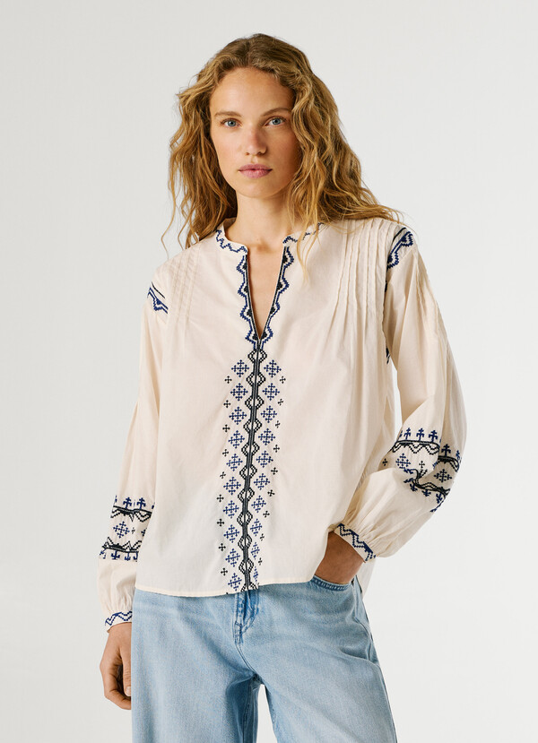 EMBROIDERED DETAILS BLOUSE