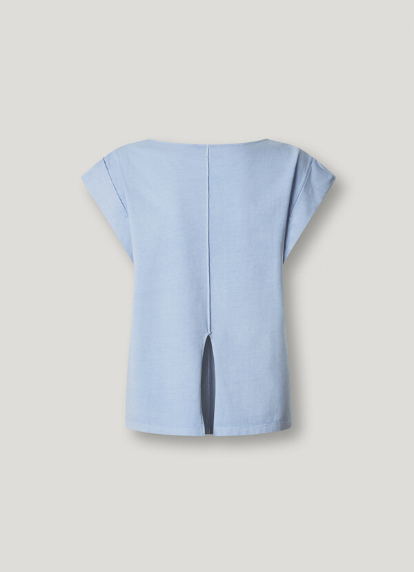 T-SHIRT WITH DECORATIVE STITCHING