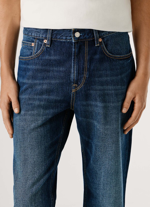 BYRON- STRAIGHT FIT MID-RISE JEANS