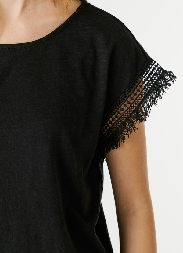 CREW NECK T-SHIRT WITH FRINGES