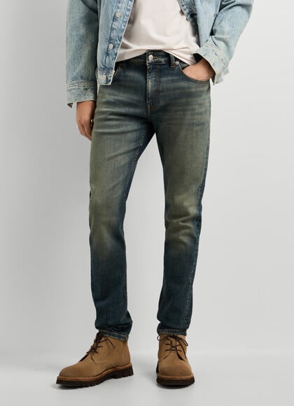 STANLEY - TAPER FIT MID-RISE JEANS