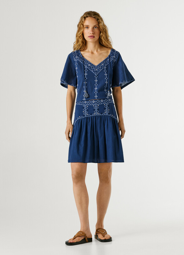 EMBROIDERED DETAIL MINI SKIRT